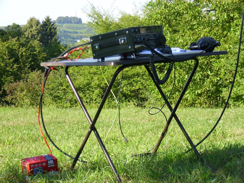 Stationstisch mit IC251E, im Hintergrund Schutterlindenberg
